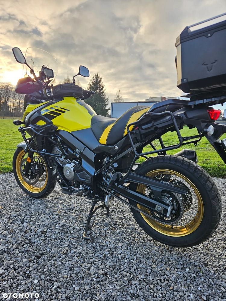 Suzuki V-STROM - 12