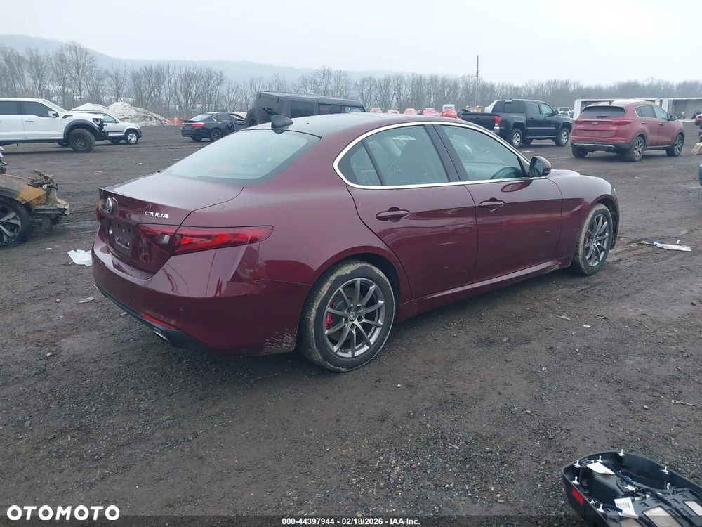 Alfa Romeo Giulia - 4