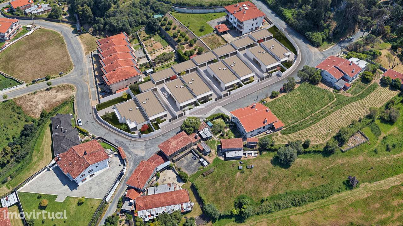 Moradia, 100 m², Santa Maria da Feira, Travanca, Sanfins e Espargo - Grande imagem: 3/15