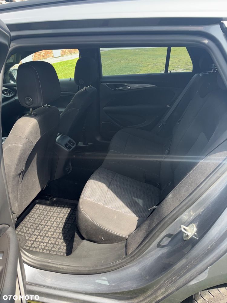 Opel Insignia - 12