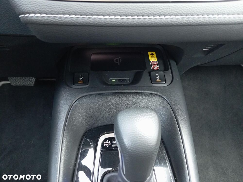 Toyota Corolla 1.8 Hybrid Style - 17