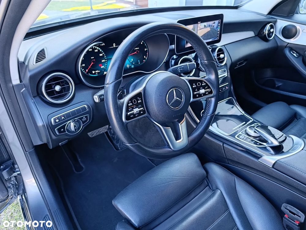 Mercedes-Benz Klasa C 300 d 9G-TRONIC - 28