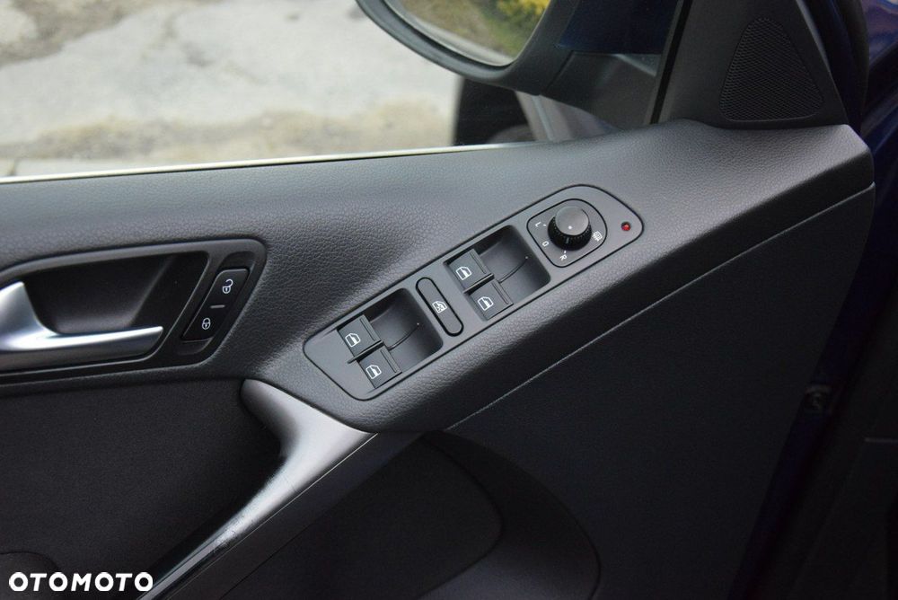 Volkswagen Tiguan 2.0 TDI DPF BlueMotion Technology Sport & Style - 32