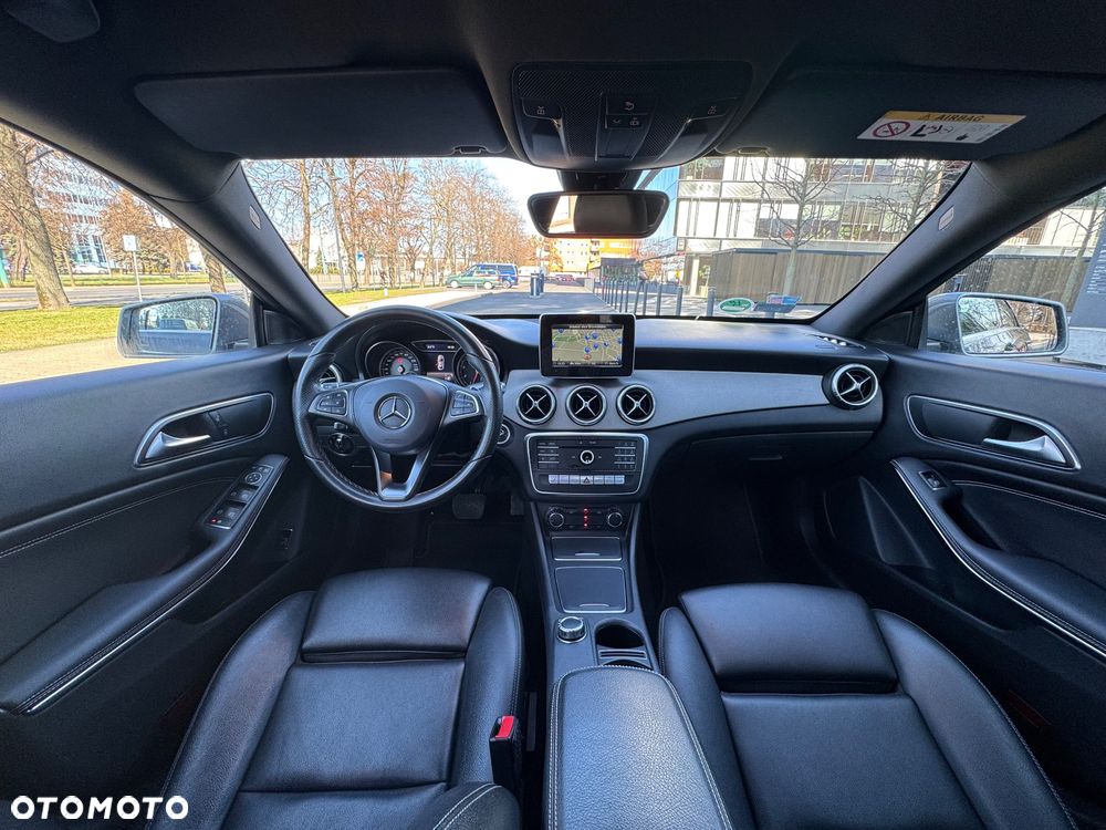 Mercedes-Benz CLA 180 7G-DCT UrbanStyle Edition - 9