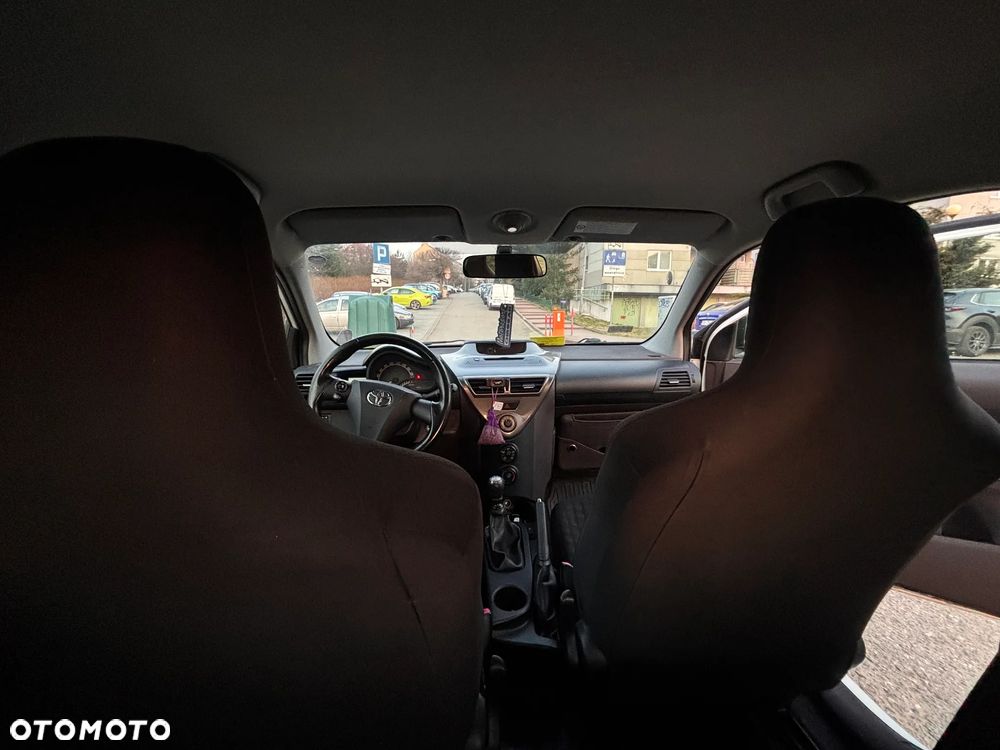 Toyota iQ 1.0 - 10