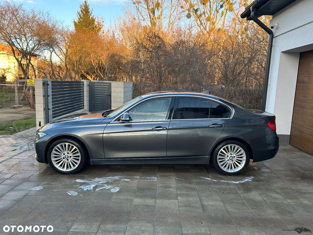 BMW Seria 3 328i xDrive Luxury Line - 11