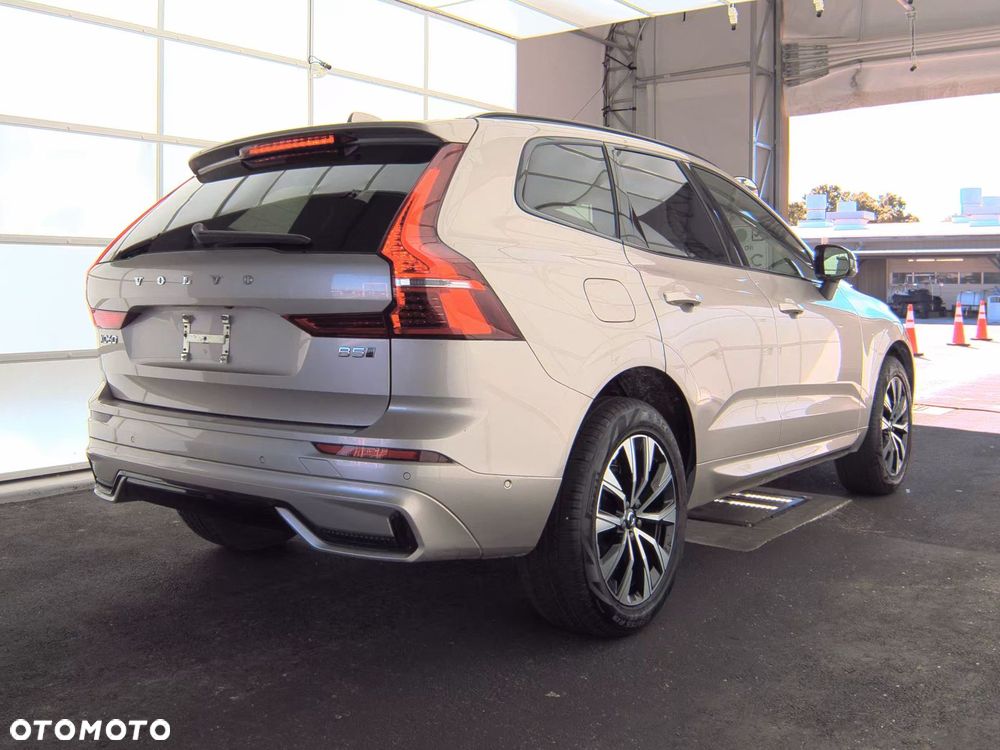 Volvo XC 60 B5 B AWD Plus Bright - 4