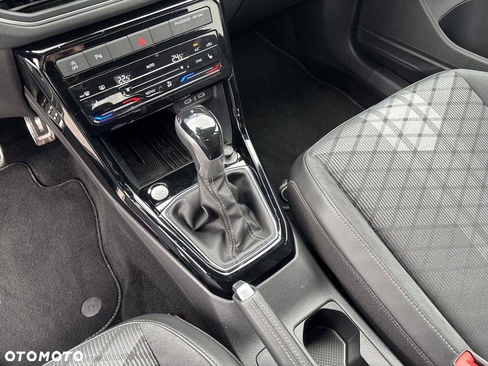 Volkswagen T-Cross - 15