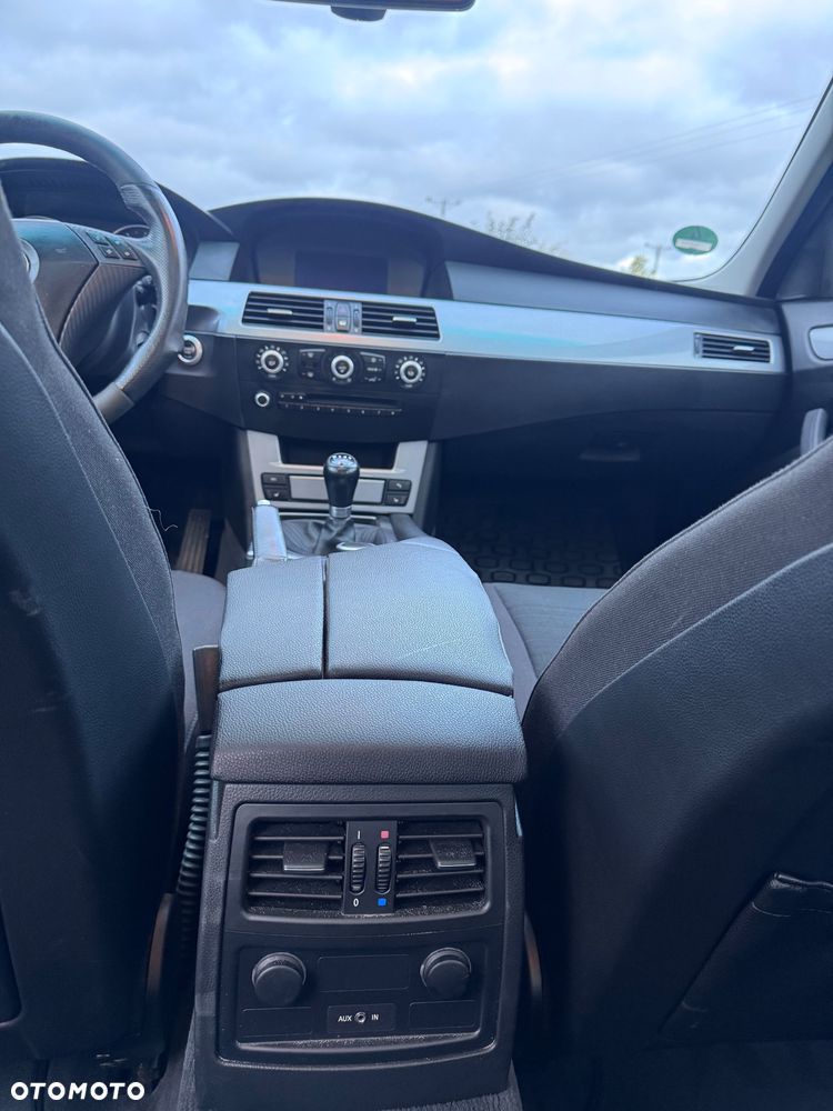 BMW Seria 5 525i - 13