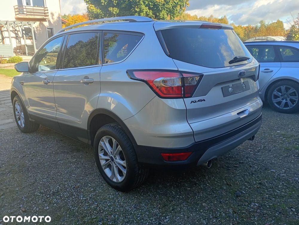 Ford Kuga - 10