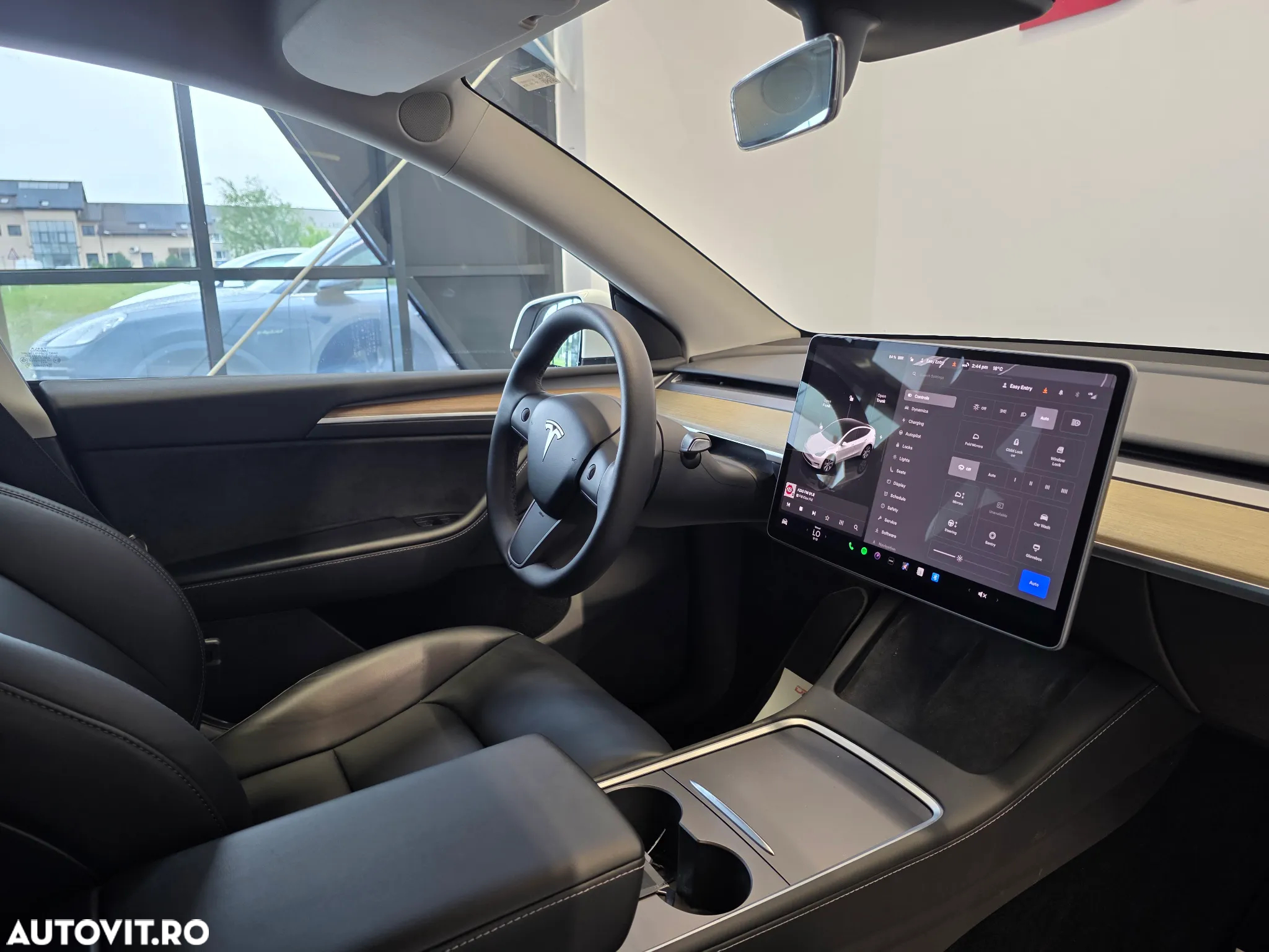 Tesla Model Y RWD - 10