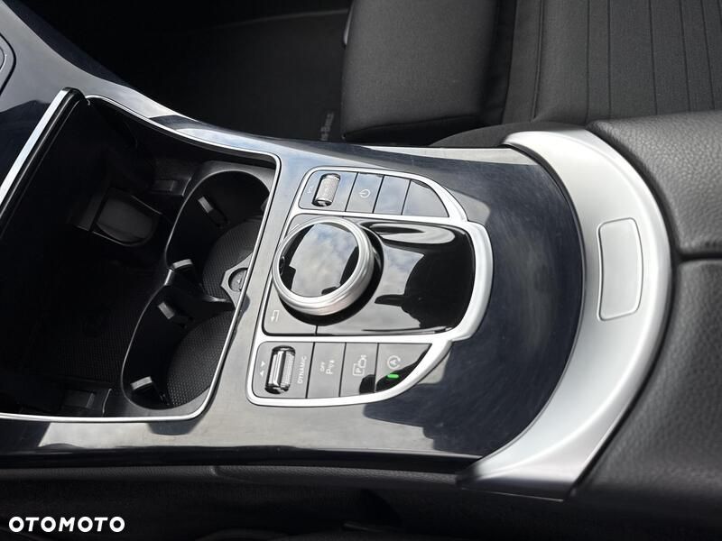 Mercedes-Benz Klasa C 180 9G-TRONIC - 18