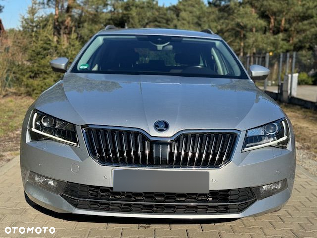 Skoda Superb 2.0 TDI DSG Premium Edition - 30
