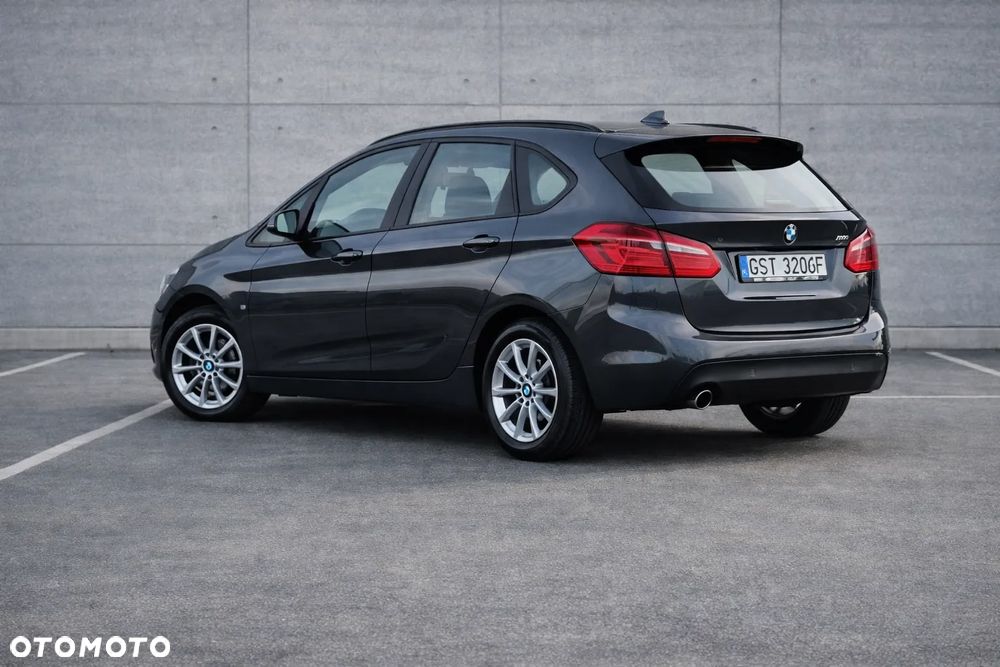 BMW Seria 2 218i - 5