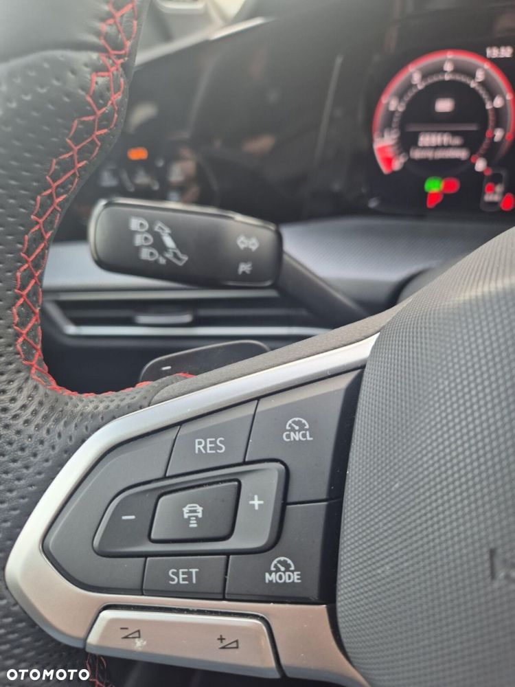 Volkswagen Golf - 30