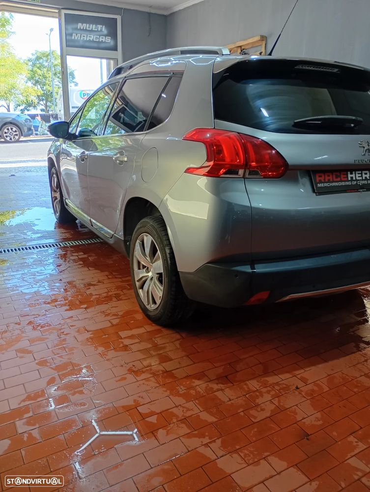 Peugeot 2008 1.2 VTi Allure - 4