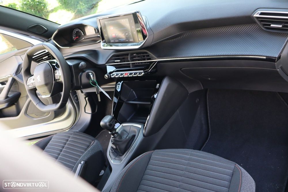 Peugeot 2008 1.2 PureTech Active Pack - 17