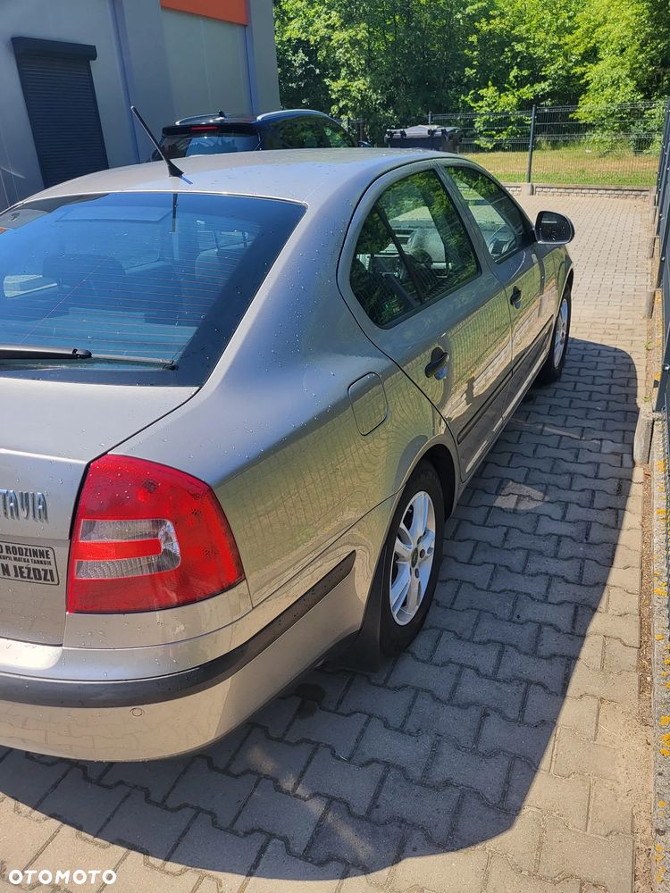 Skoda Octavia 1.6 Tour - 6