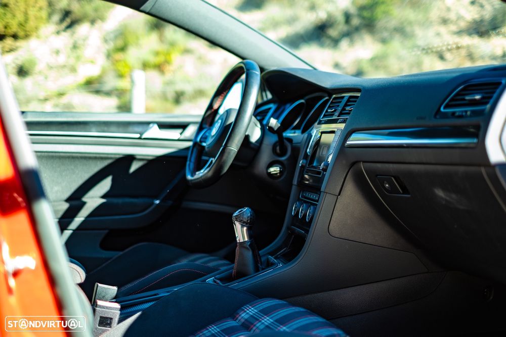 VW Golf 2.0 TSi GTi - 11