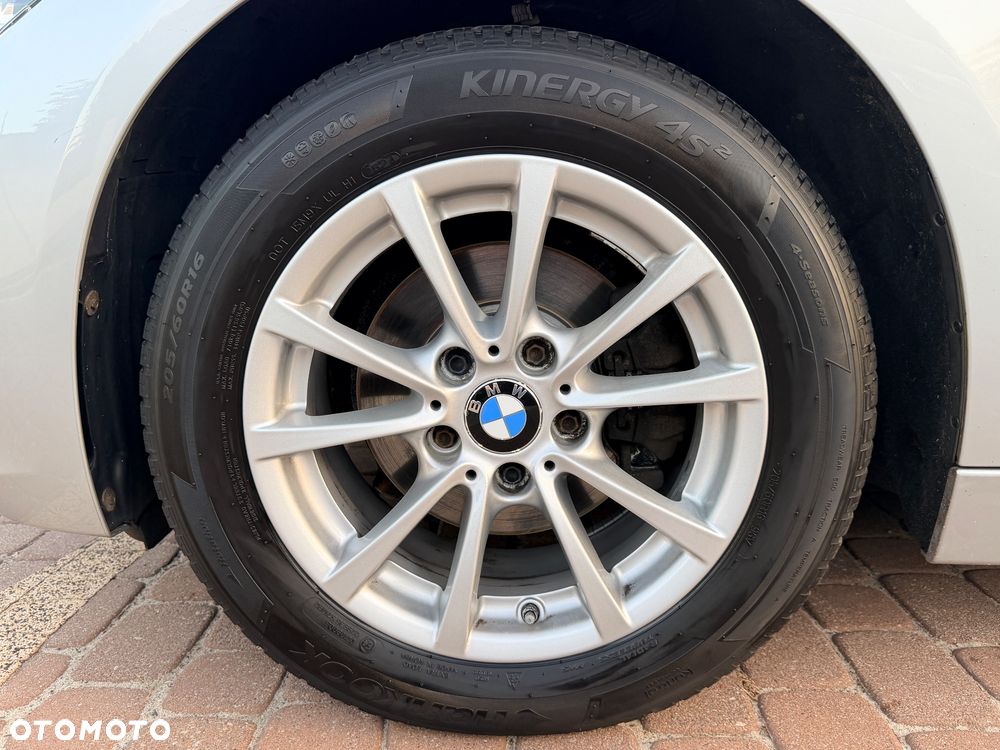 BMW Seria 3 318d Sport Line - 38