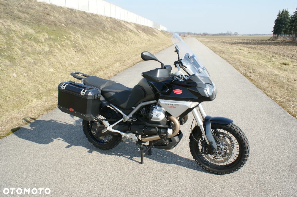 Moto Guzzi Stelvio - 12