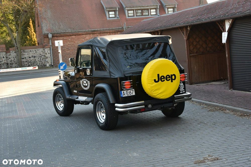 Jeep Wrangler - 5
