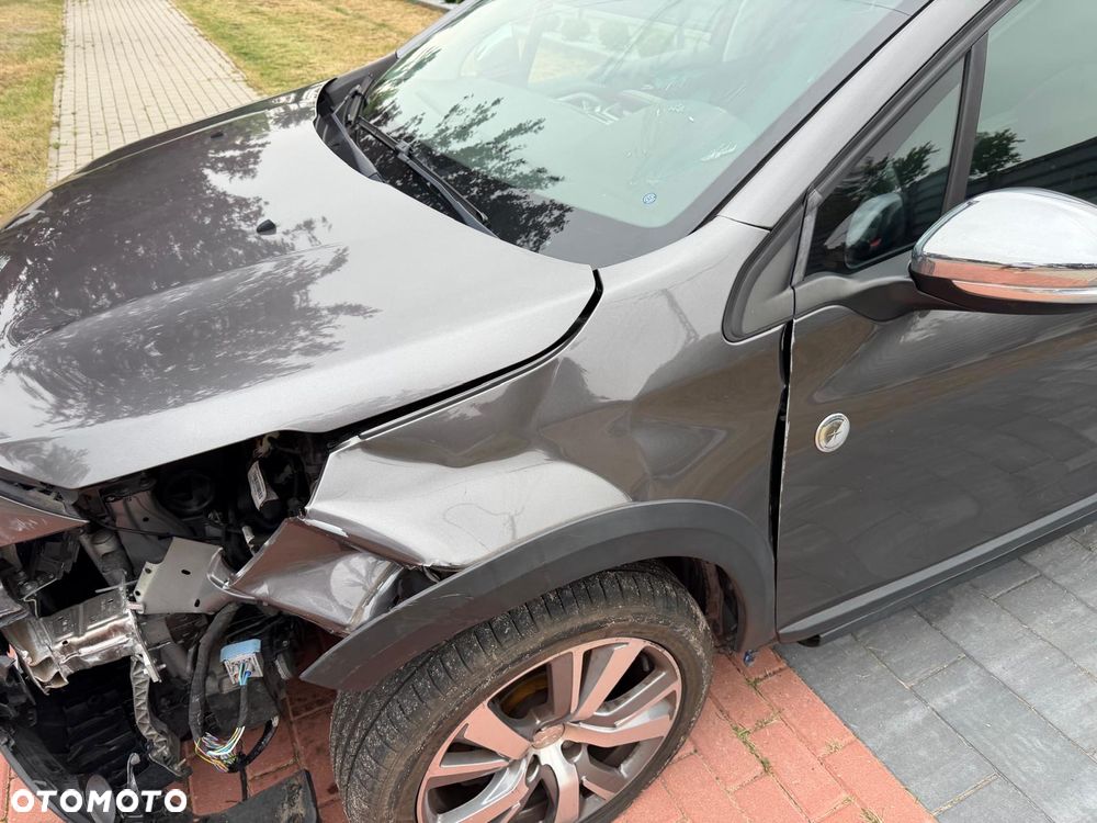 Peugeot 2008 1.2 Pure Tech GPF Crossway S&S EAT6 - 20