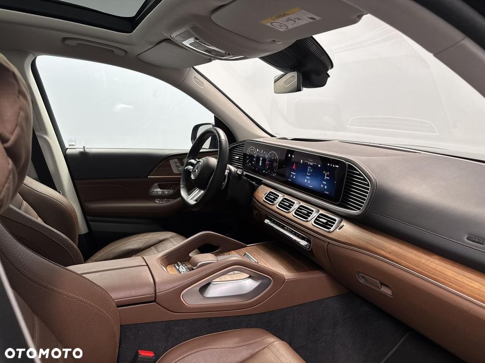Mercedes-Benz GLS - 29