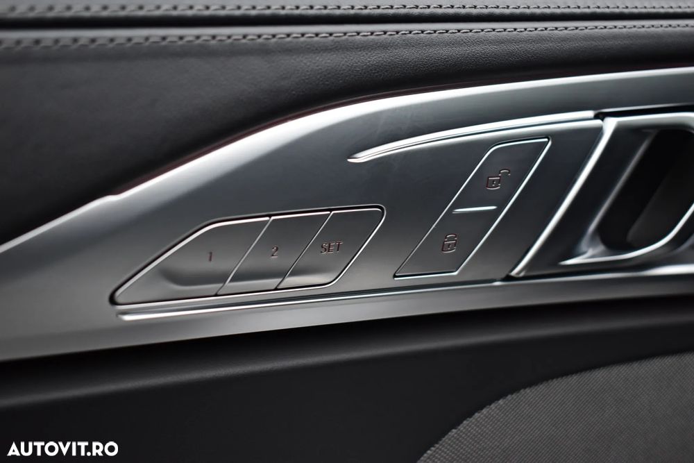 BMW Seria 8 - 23