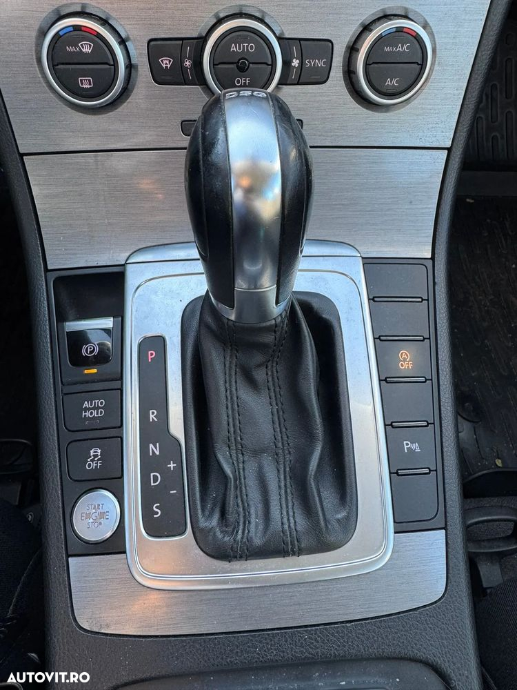 Volkswagen Passat - 8