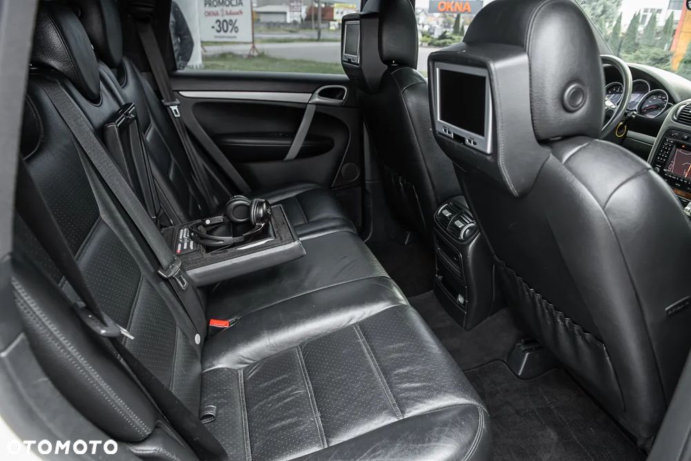 Porsche Cayenne - 30