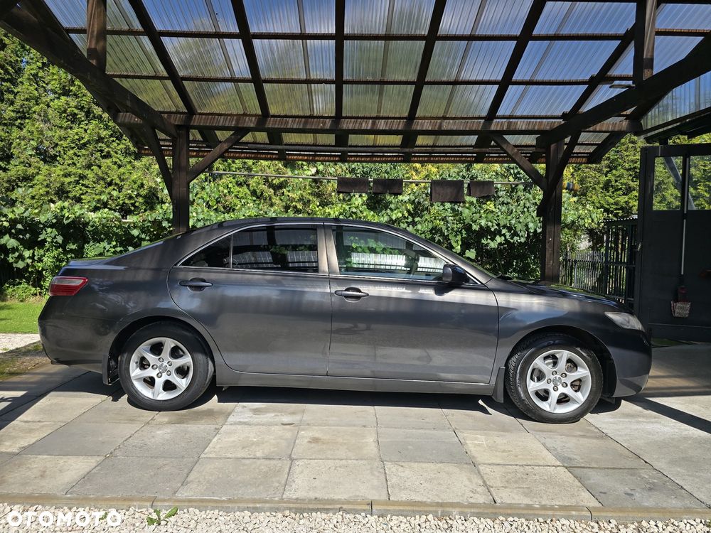Toyota Camry - 3