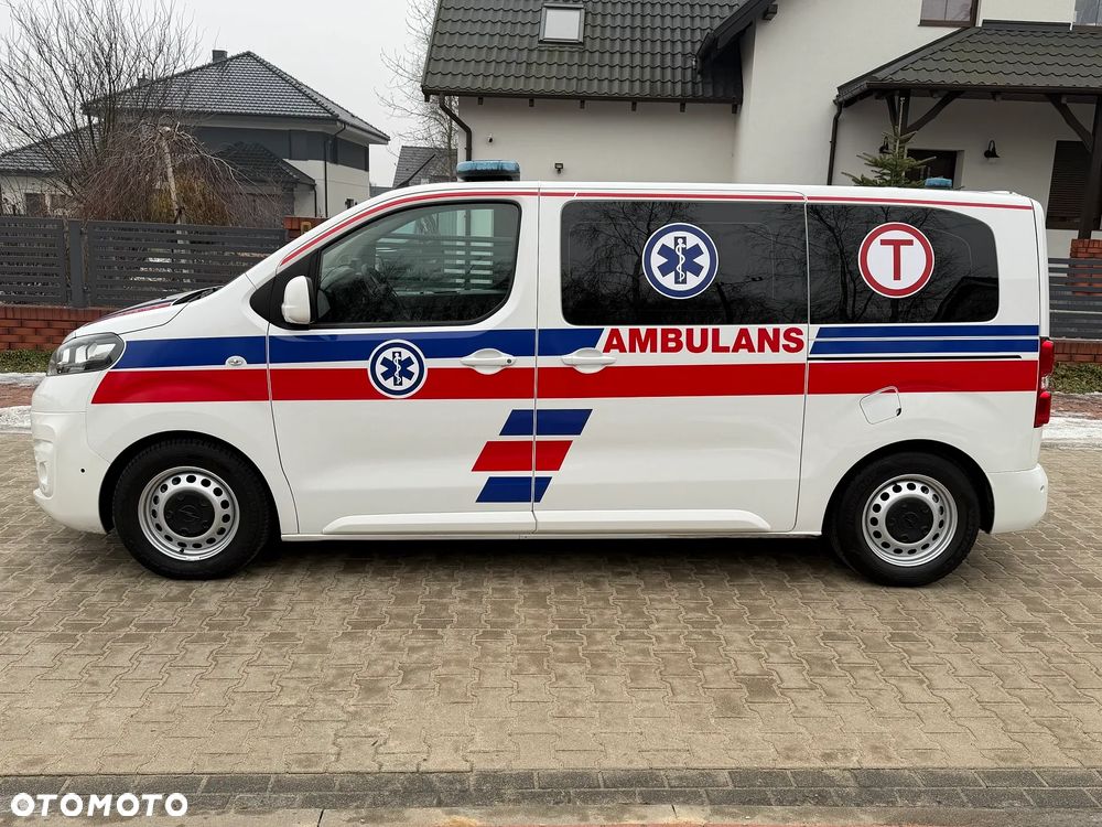 Opel Vivaro Karetka Ambulans Ambulance Sanitarny EN1789 - 6