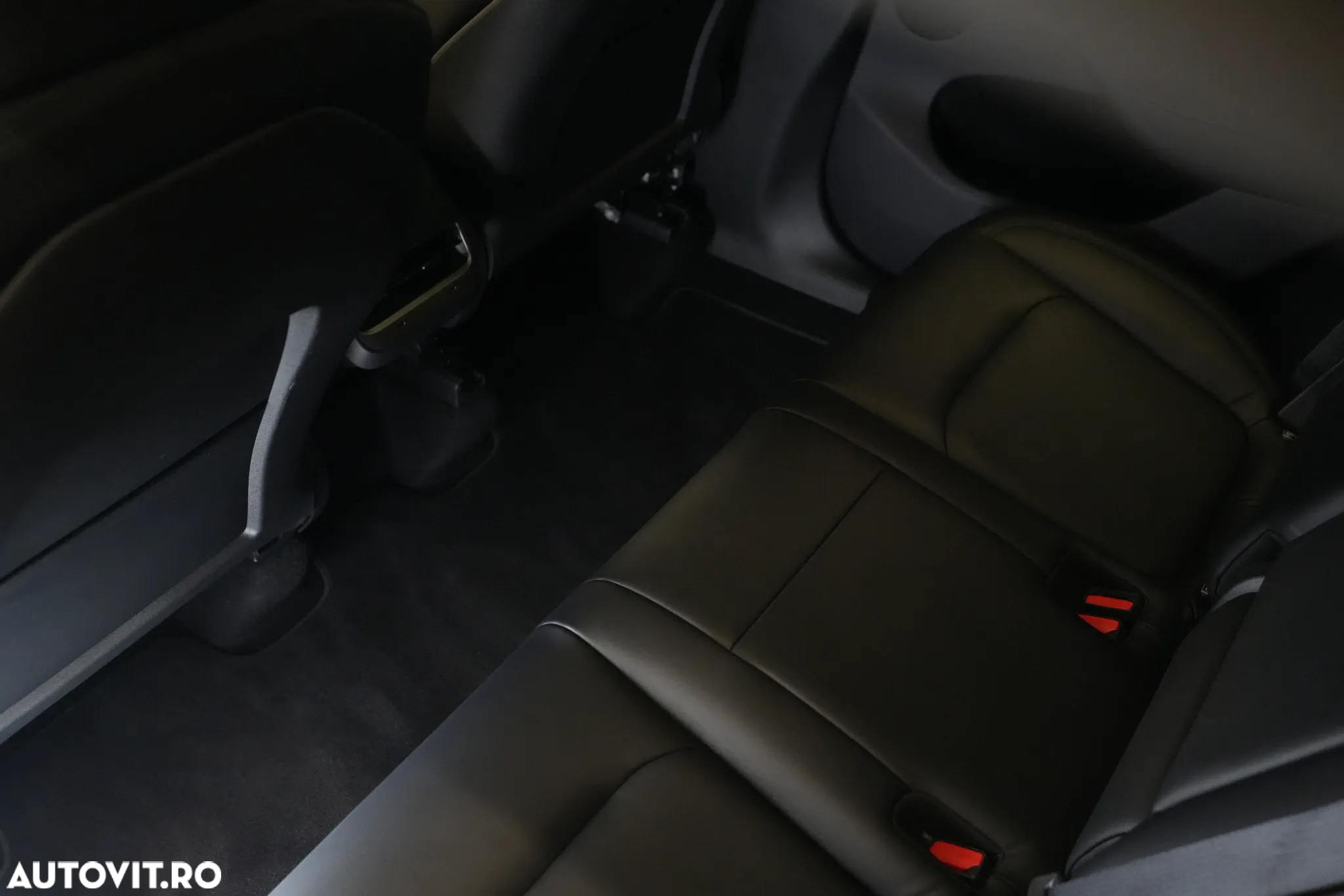 Tesla Model Y AWD Long Range - 13