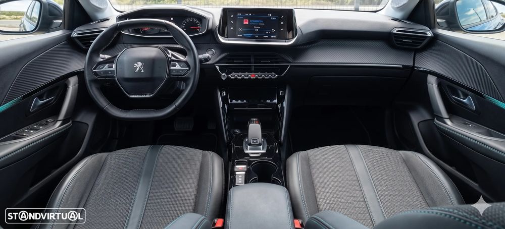 Peugeot 2008 1.2 PureTech Allure EAT8 - 11