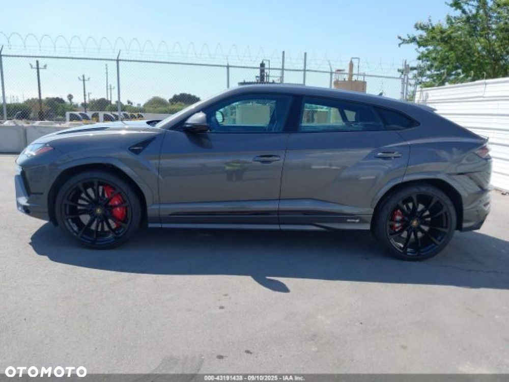 Lamborghini Urus - 3
