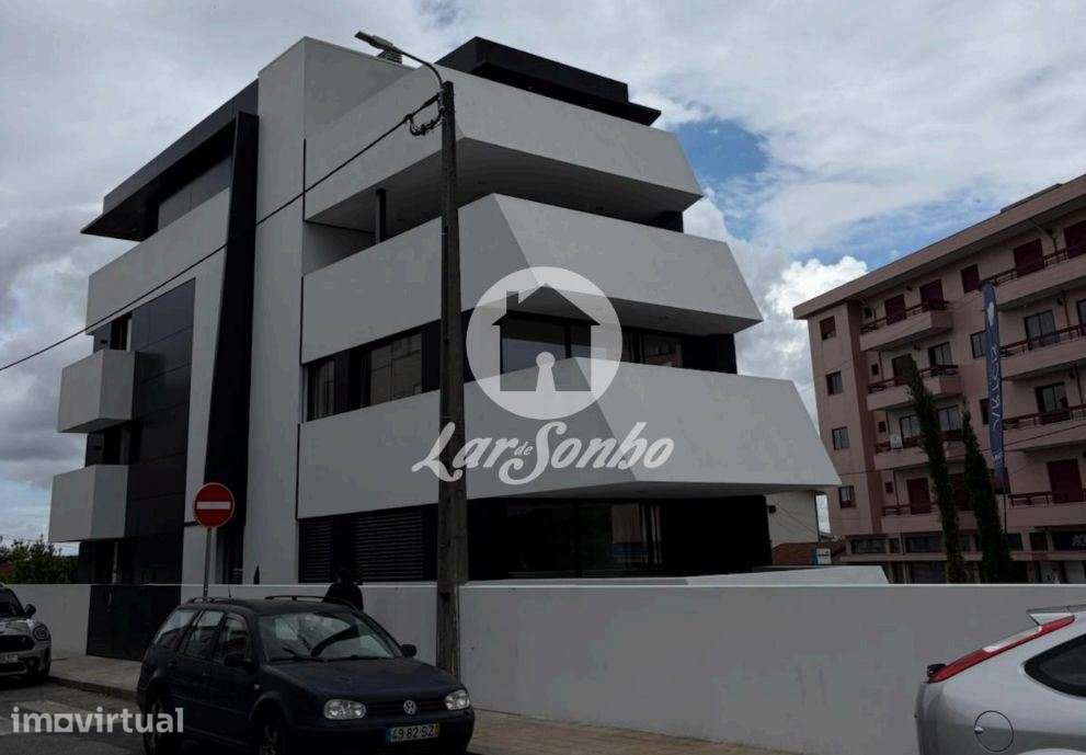 Apartamento T4, novo, 4 Frentes com Terraço, Varanda e Garagem Fech... - Grande imagem: 2/19
