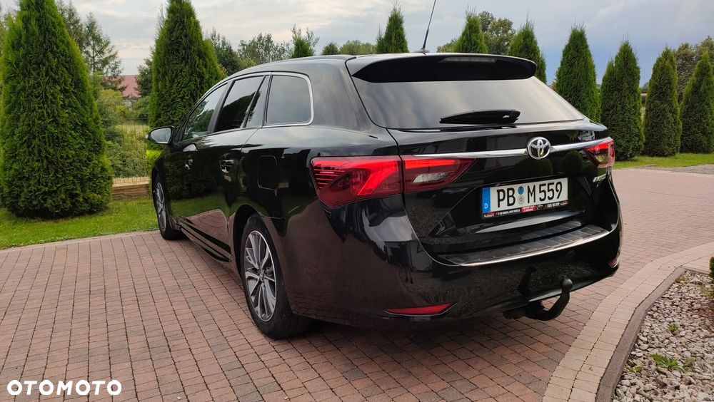 Toyota Avensis 2.0 D-4D Premium - 4