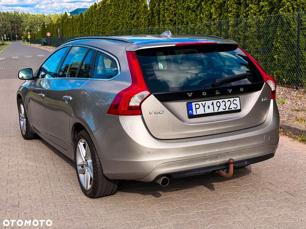 Volvo V60 D3 Momentum - 14