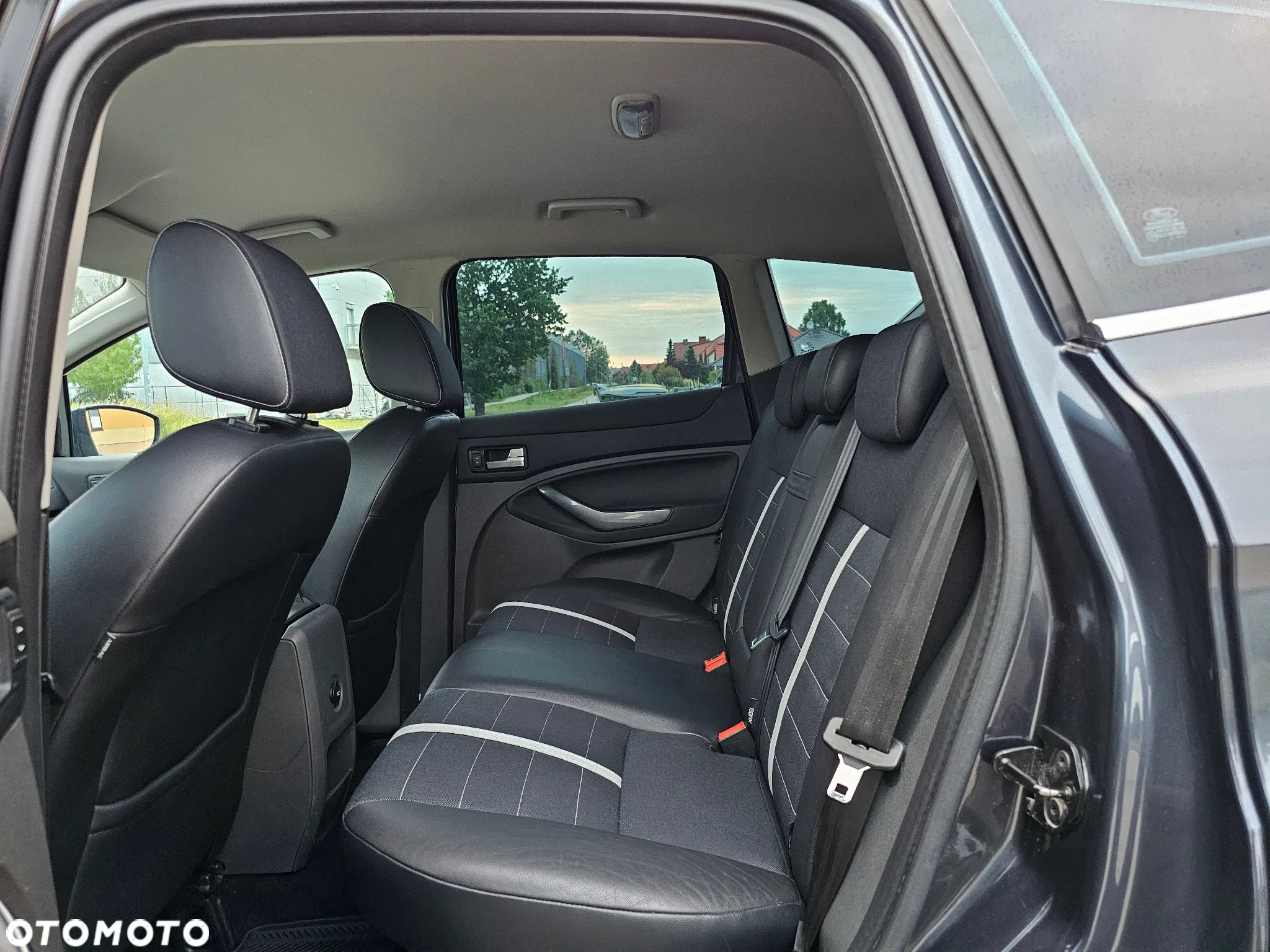 Ford Kuga 2.0 TDCi 4x4 Titanium - 15