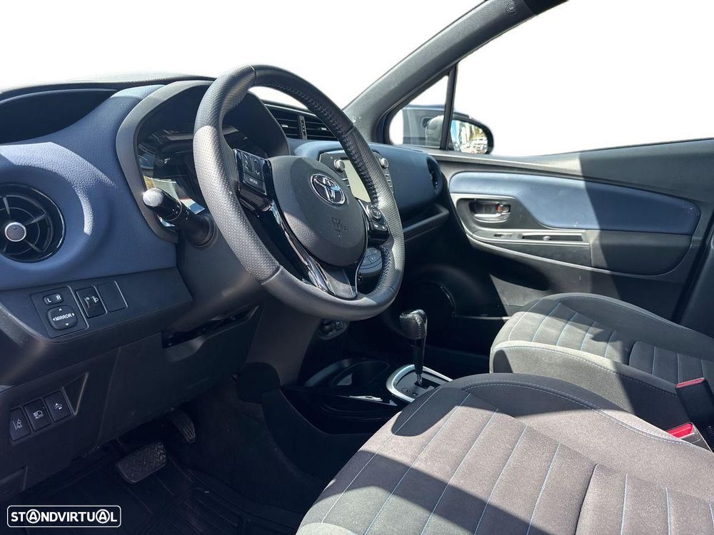 Toyota Yaris 1.5 HSD Square Collec.Blue - 17
