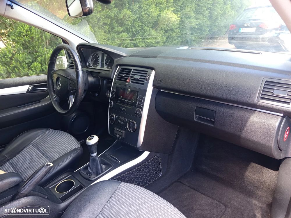 Mercedes-Benz B 180 CDI - 24