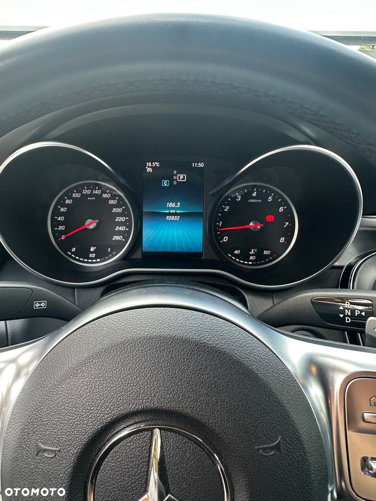 Mercedes-Benz Klasa C 300 9G-TRONIC - 18