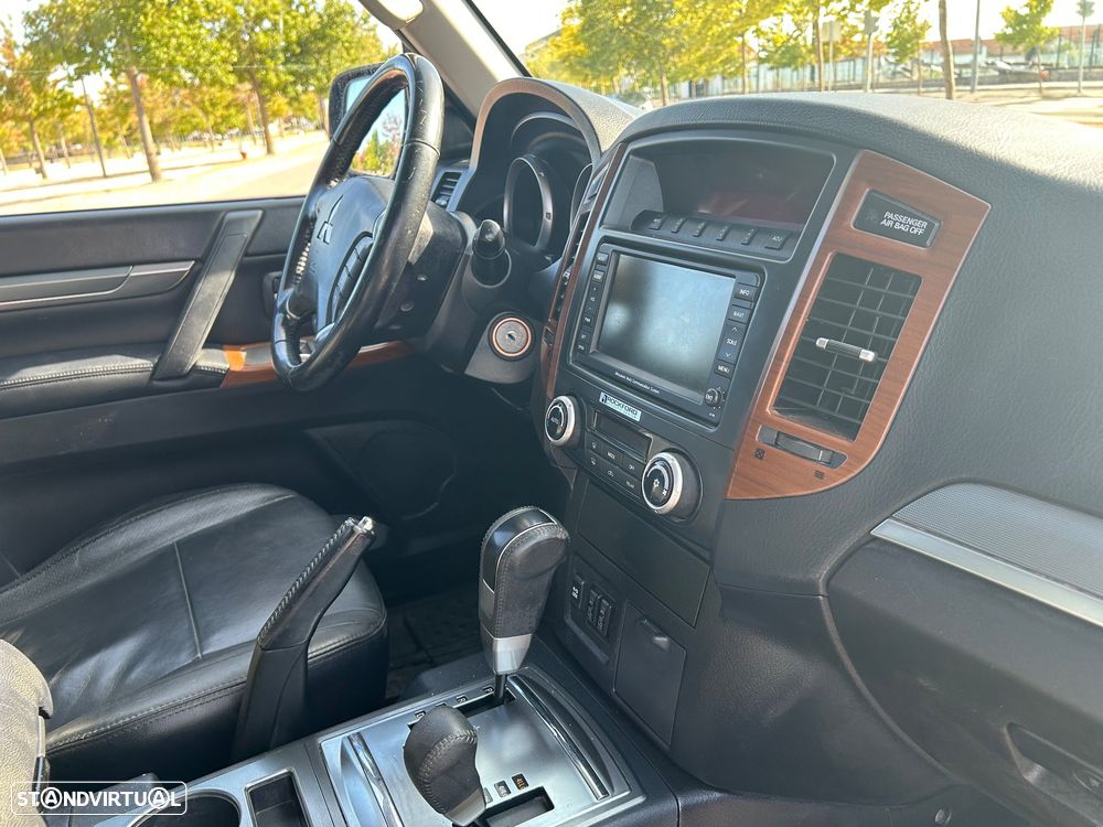 Mitsubishi Pajero 3.2 DI-D Auto Instyle - 22