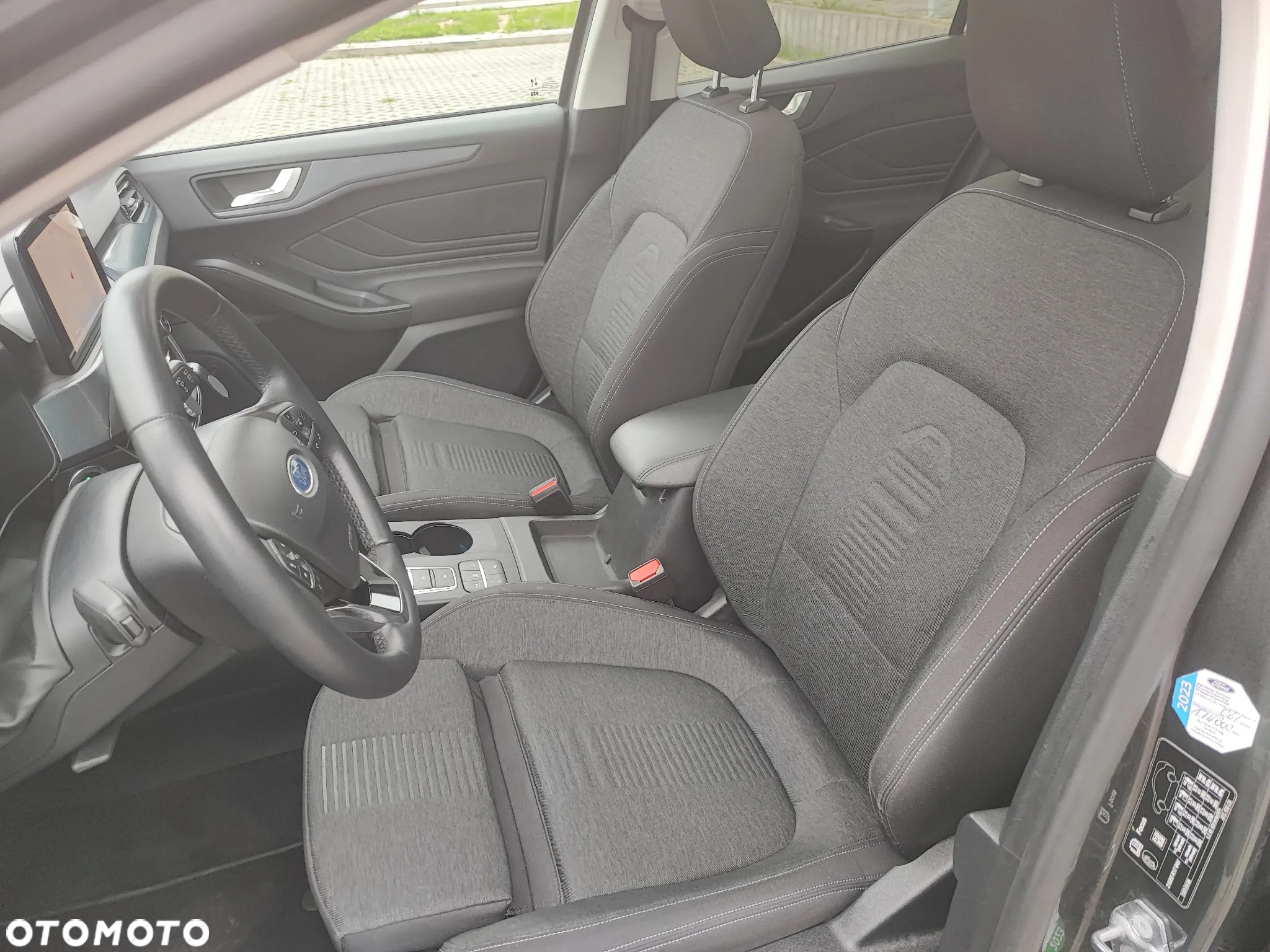 Ford Focus 1.5 EcoBoost Active X - 11