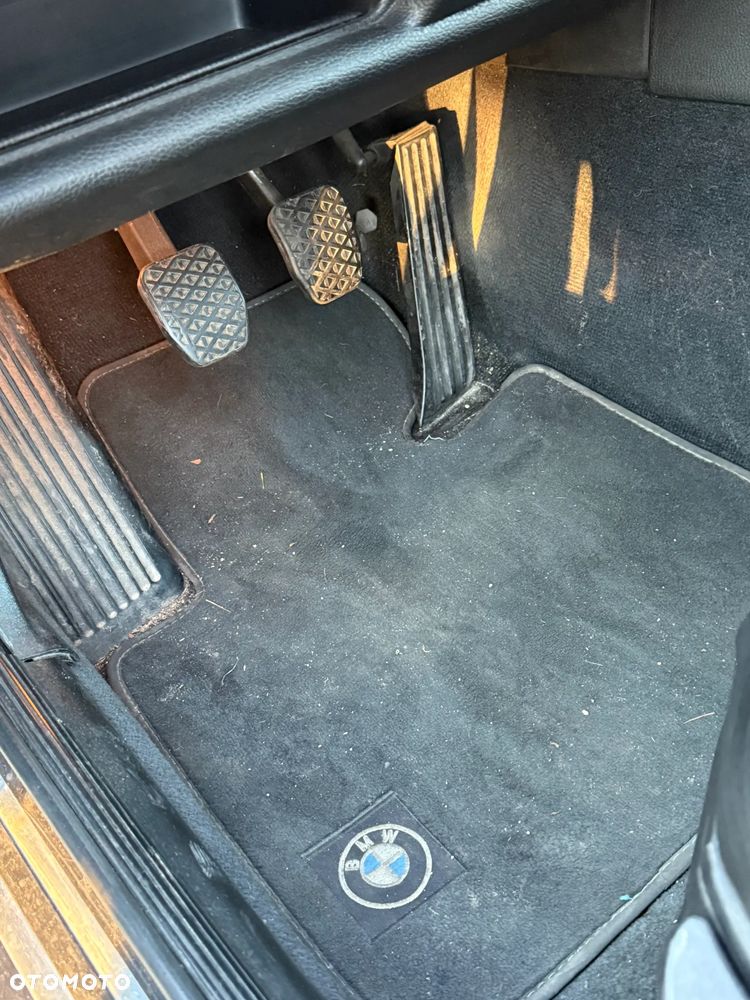 BMW Seria 3 316i - 12