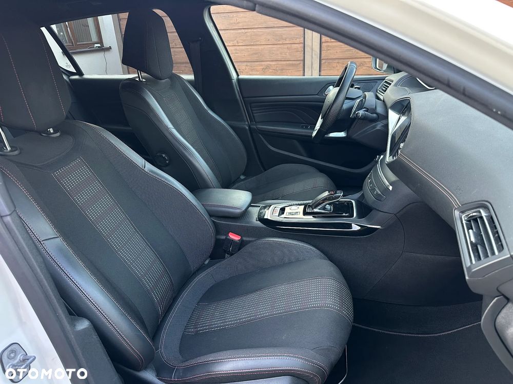 Peugeot 308 PureTech 130 EAT8 GT - 14