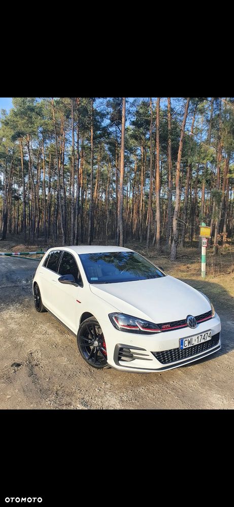 Volkswagen Golf - 8