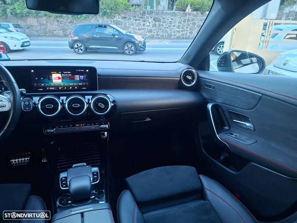 Mercedes-Benz CLA 180 d Shooting Brake AMG Line Aut. - 31