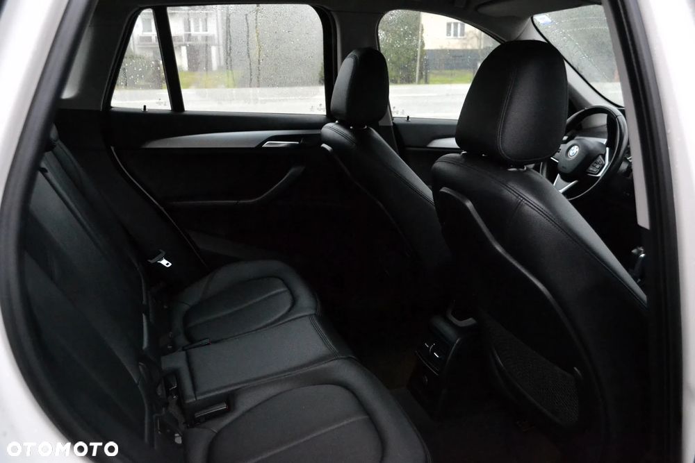 BMW X1 sDrive18d Sport Line - 10